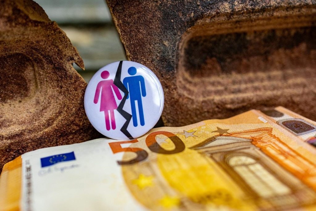 online relationship scams