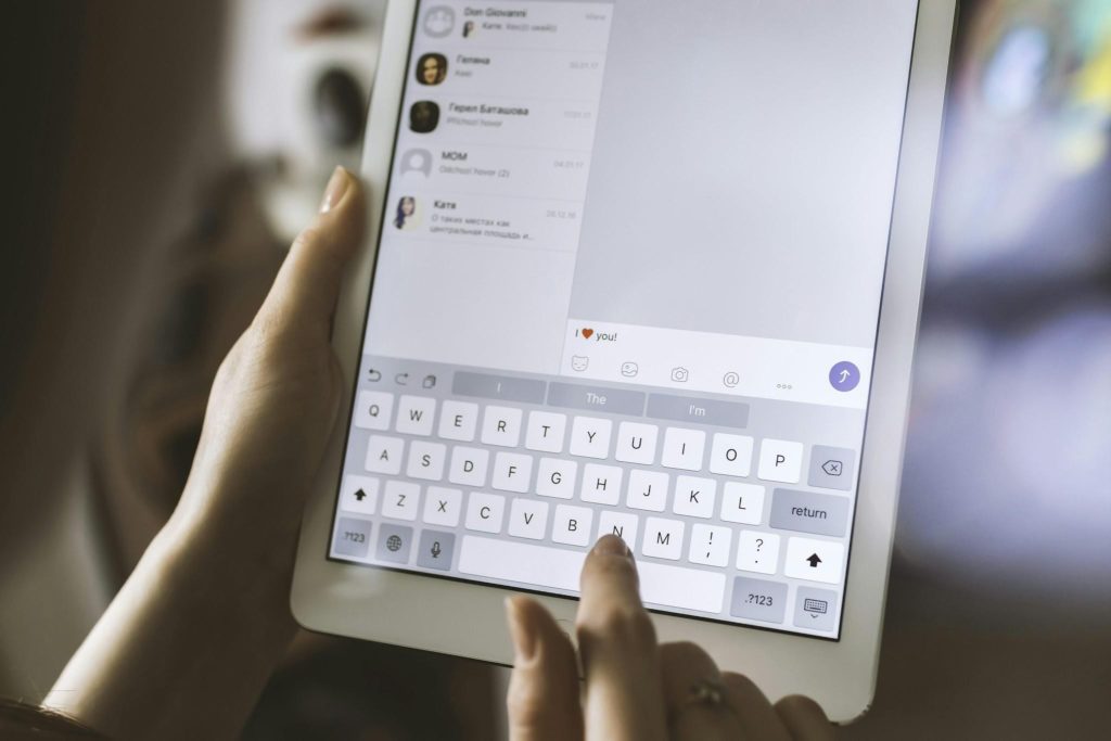 love bombing online